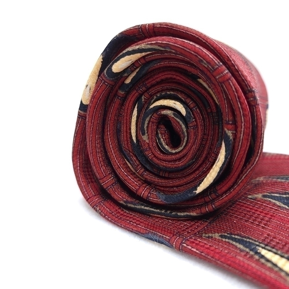 Muse's silk vintage men's red tie with classy abstract teardrop pattern - Picture 14 of 15